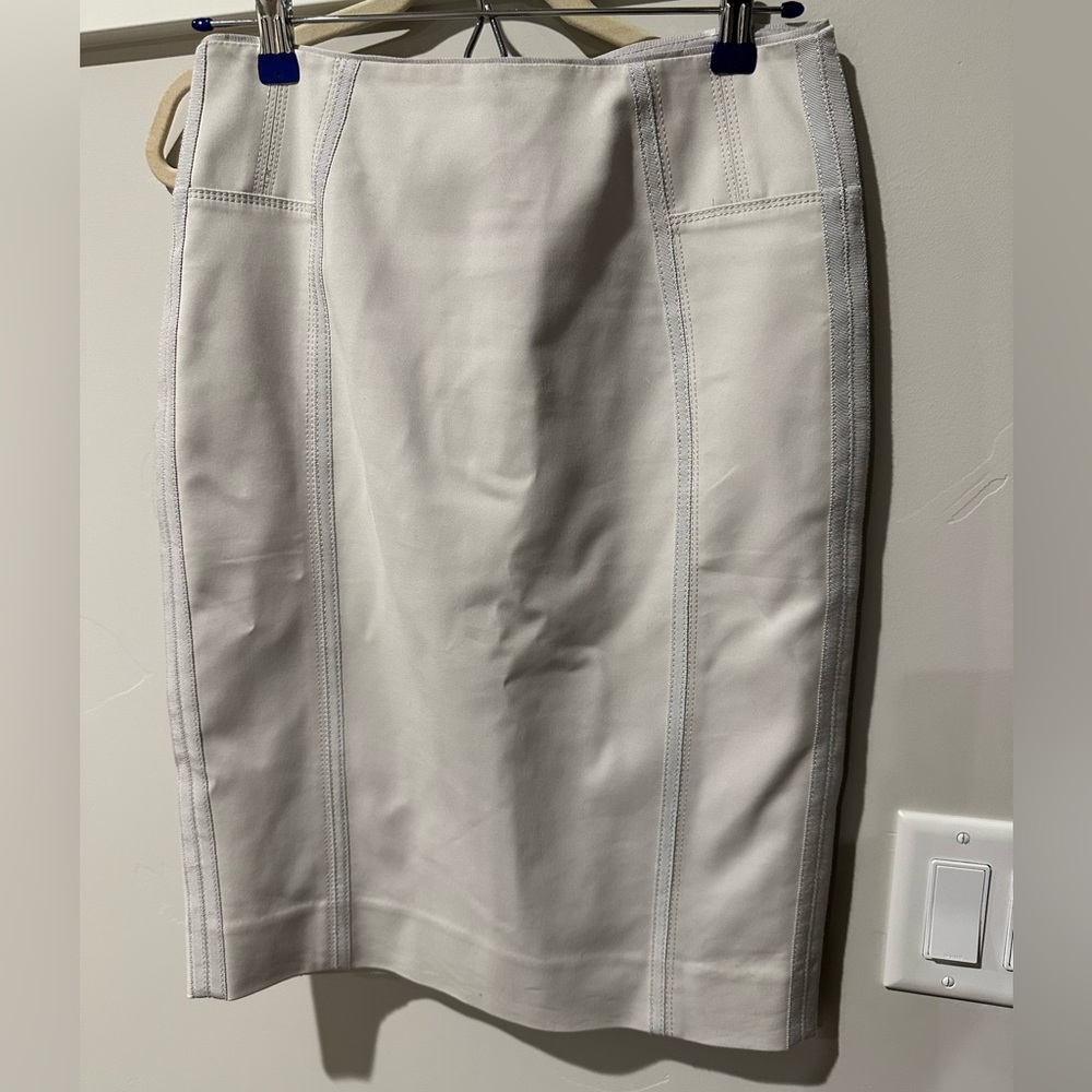 White House black market light grey pencil skirt